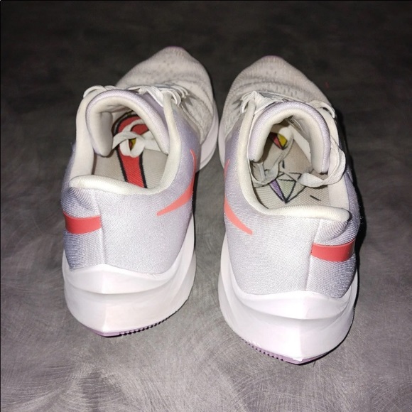 Nikes - Picture 5 of 5